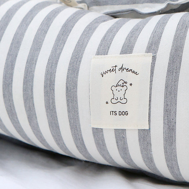 Basic Striped Bed