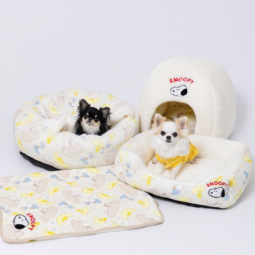 Sleeping Snoopy Bed