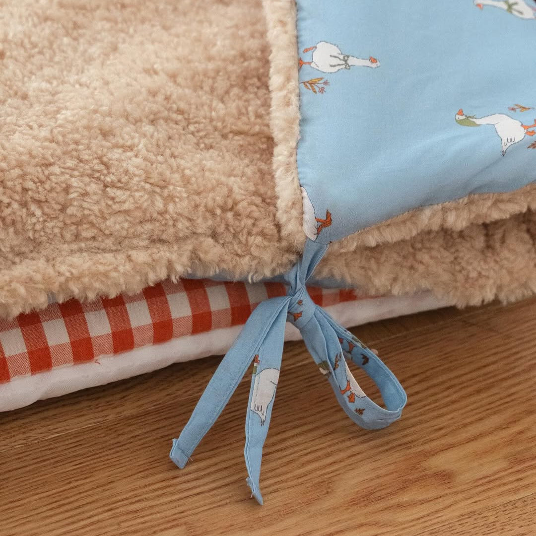 NOUTTI | Duck Nap Cushion & Blanket Set