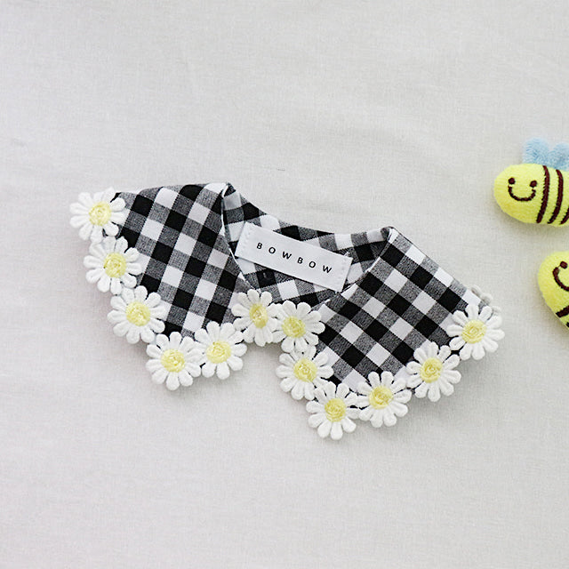 Mini Daisy Check Cape